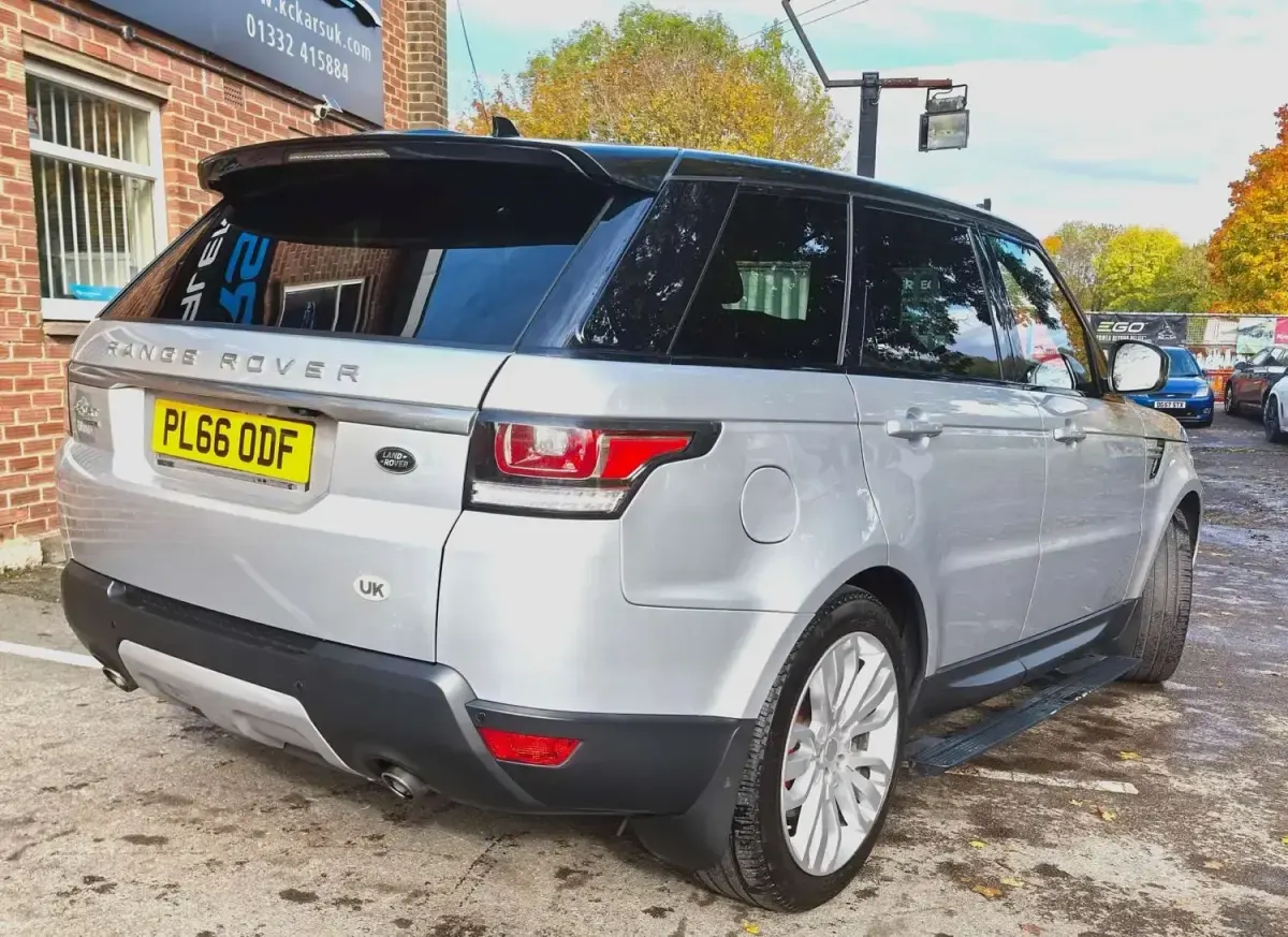 Usado Land Rover Range Rover HSE 306 CV (225 kW) 2016 Plateado SUV