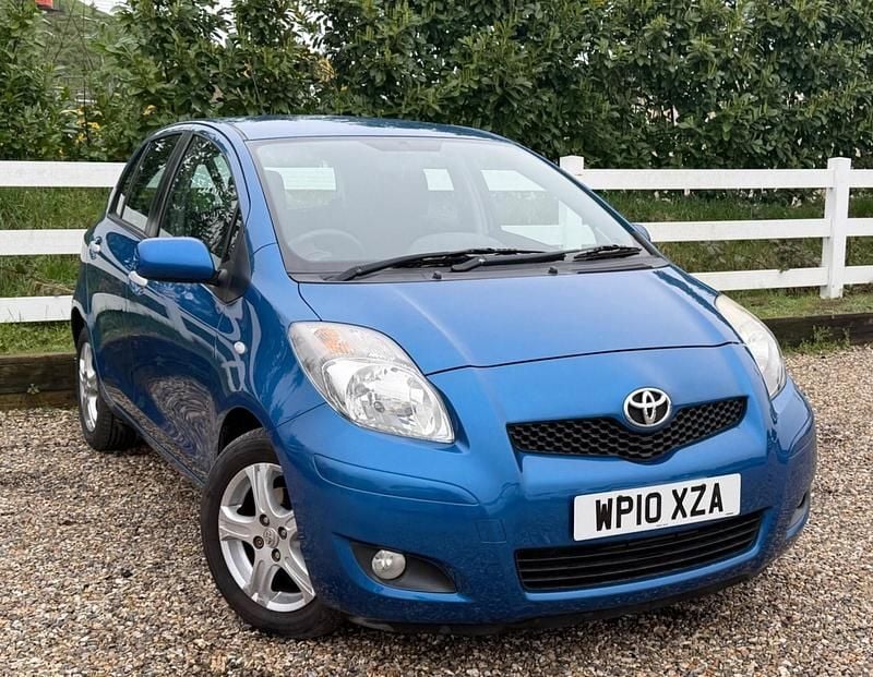 Used Toyota Yaris 101 HP (74 kW) 2010 Blue Hatchback