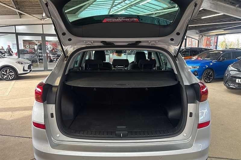 Used Hyundai Tucson SE 2019 Silver SUV