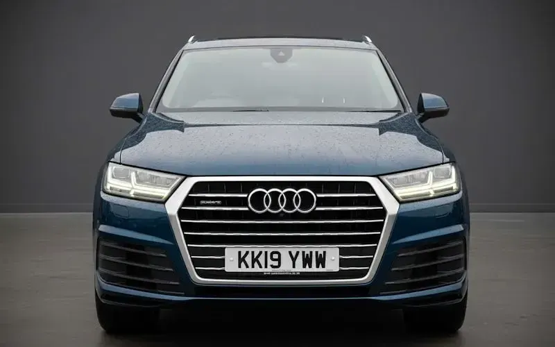 Used Audi Q7 S-Line 286 HP (210 kW) 2019 Blue SUV