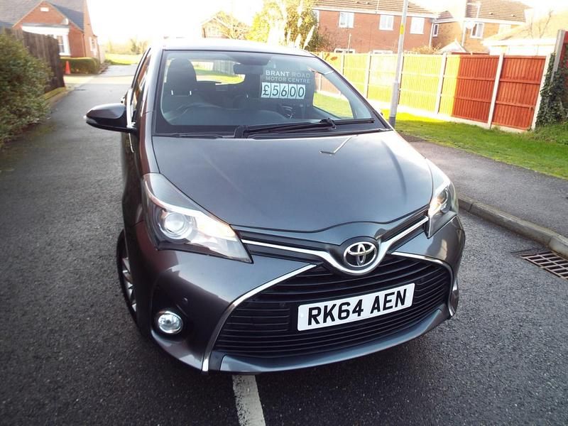 Grey Used 2014 Toyota Yaris Hatchback | £5,600 (Fair price) - Image 1/4