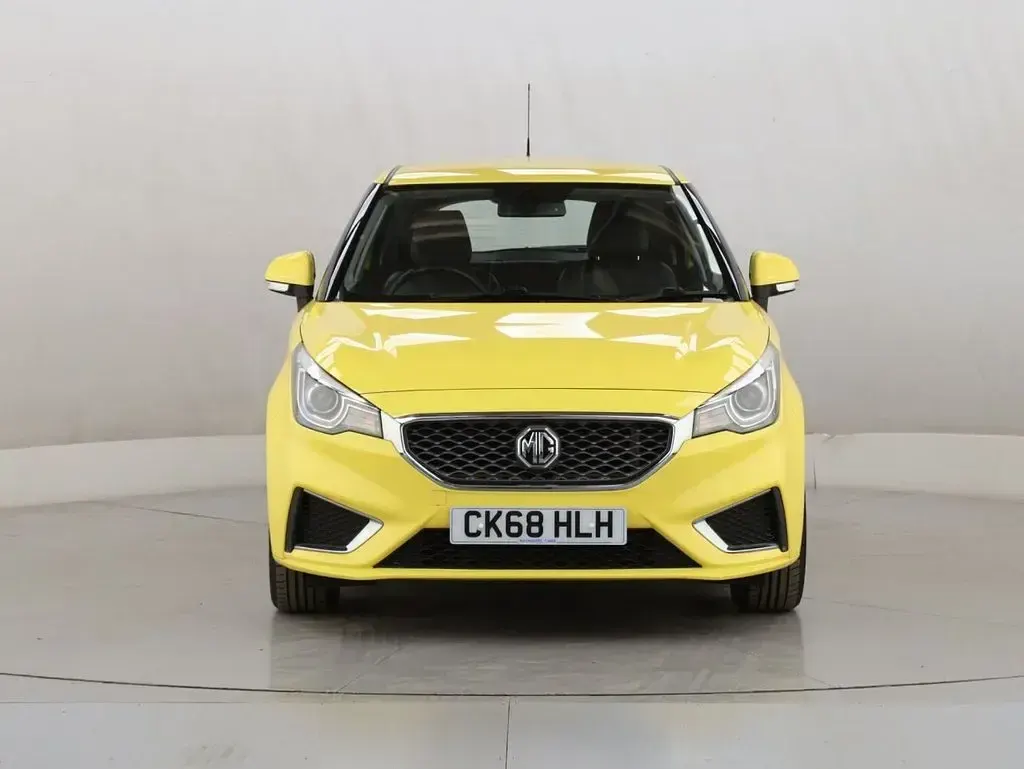 Used MG MG3 Exclusive 106 HP (77 kW) 2018 Yellow Hatchback