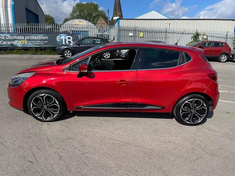 Used Renault Clio IV Iconic 2018 Red Hatchback