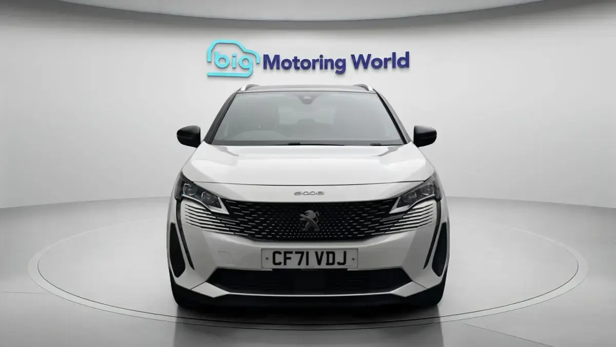 Used Peugeot 5008 GT 130 HP (95 kW) 2021 White SUV