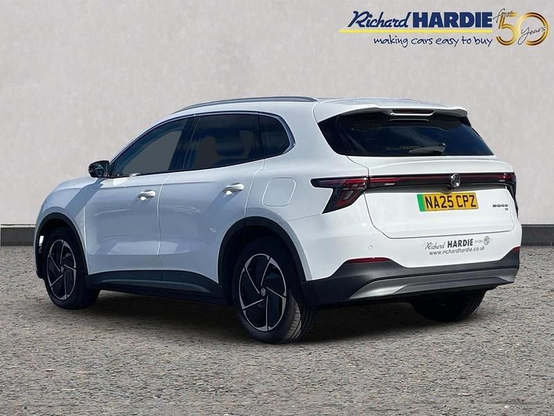 White Used 2025 MG MG5 EV Trophy Estate | £24,799 - Image 1/3