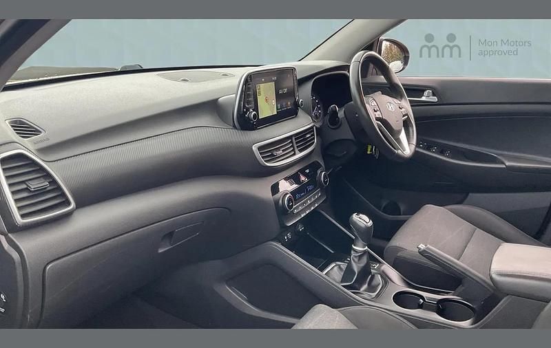 Used Hyundai Tucson SE 129 HP (94 kW) 2019 Beige SUV