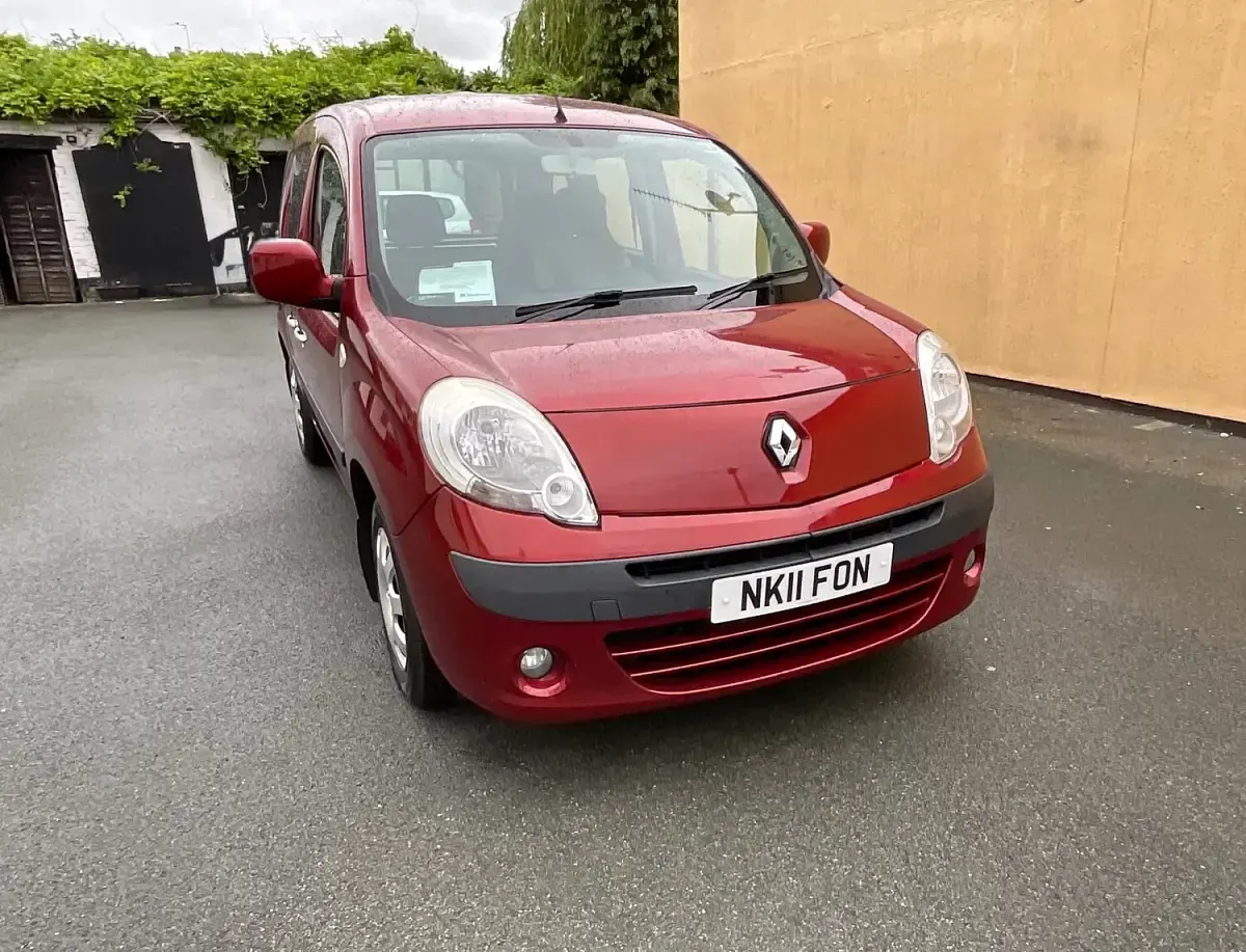 Used Renault Kangoo Expression 2011 Red MPV