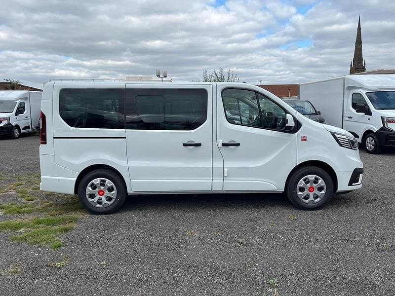 New Renault Trafic 150 HP (110 kW) 2025 Grey MPV