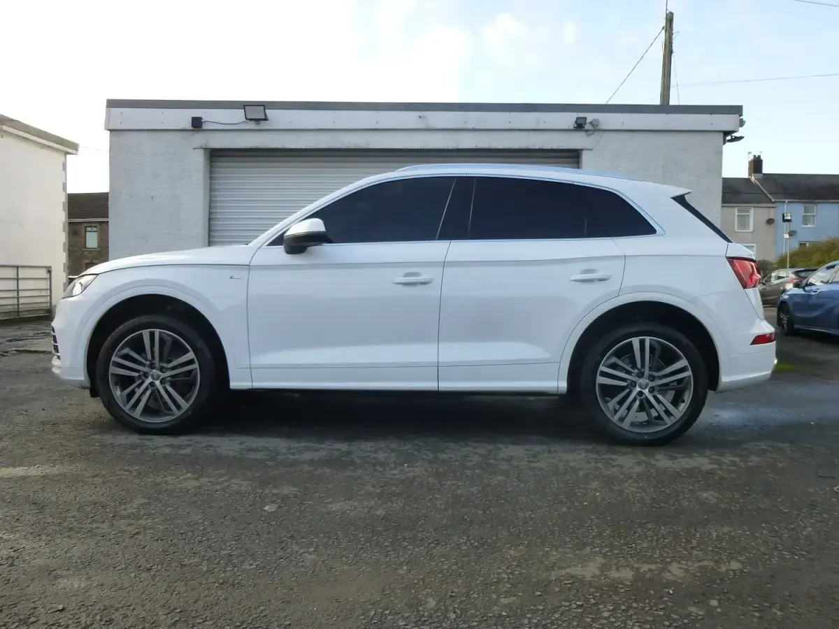 Used Audi Q5 S-line plus 190 HP (139 kW) 2018 White SUV