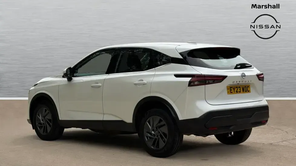 Used Nissan Qashqai Acenta Premium 140 HP (102 kW) 2023 White SUV