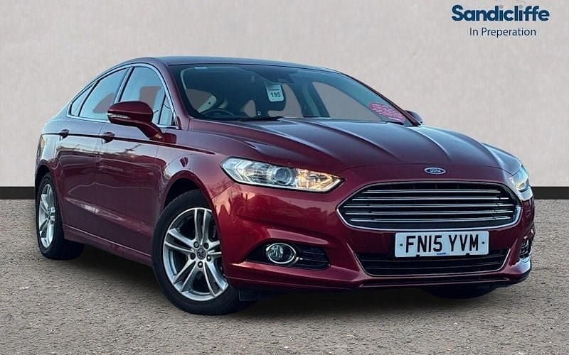 Red Used 2017 Ford Mondeo Titanium Hatchback | £9,814 (Fair price) - Image 1/4