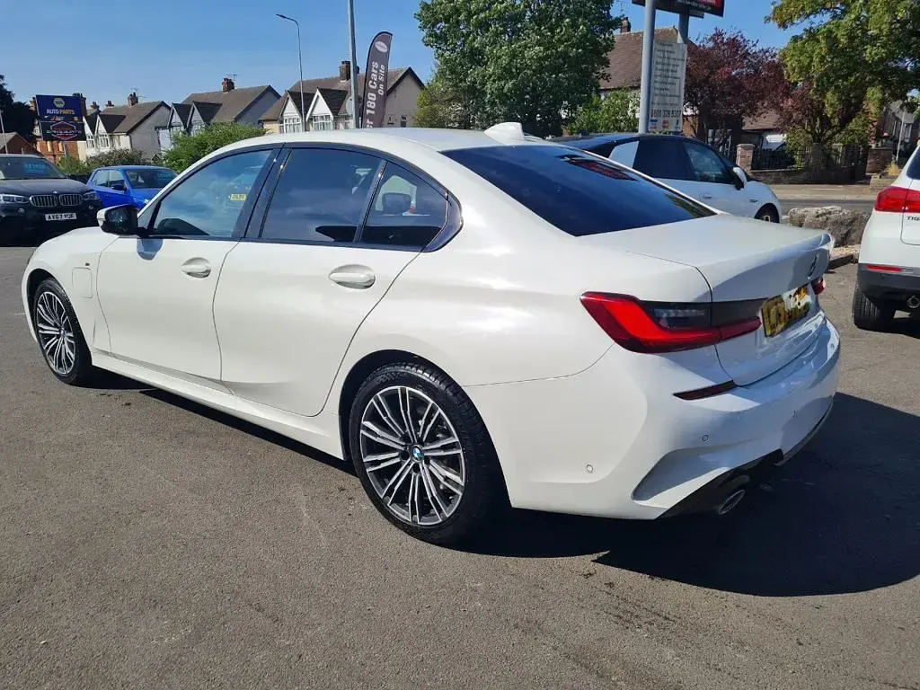 Used BMW 330e M Sport 292 HP (214 kW) 2021 White Sedan