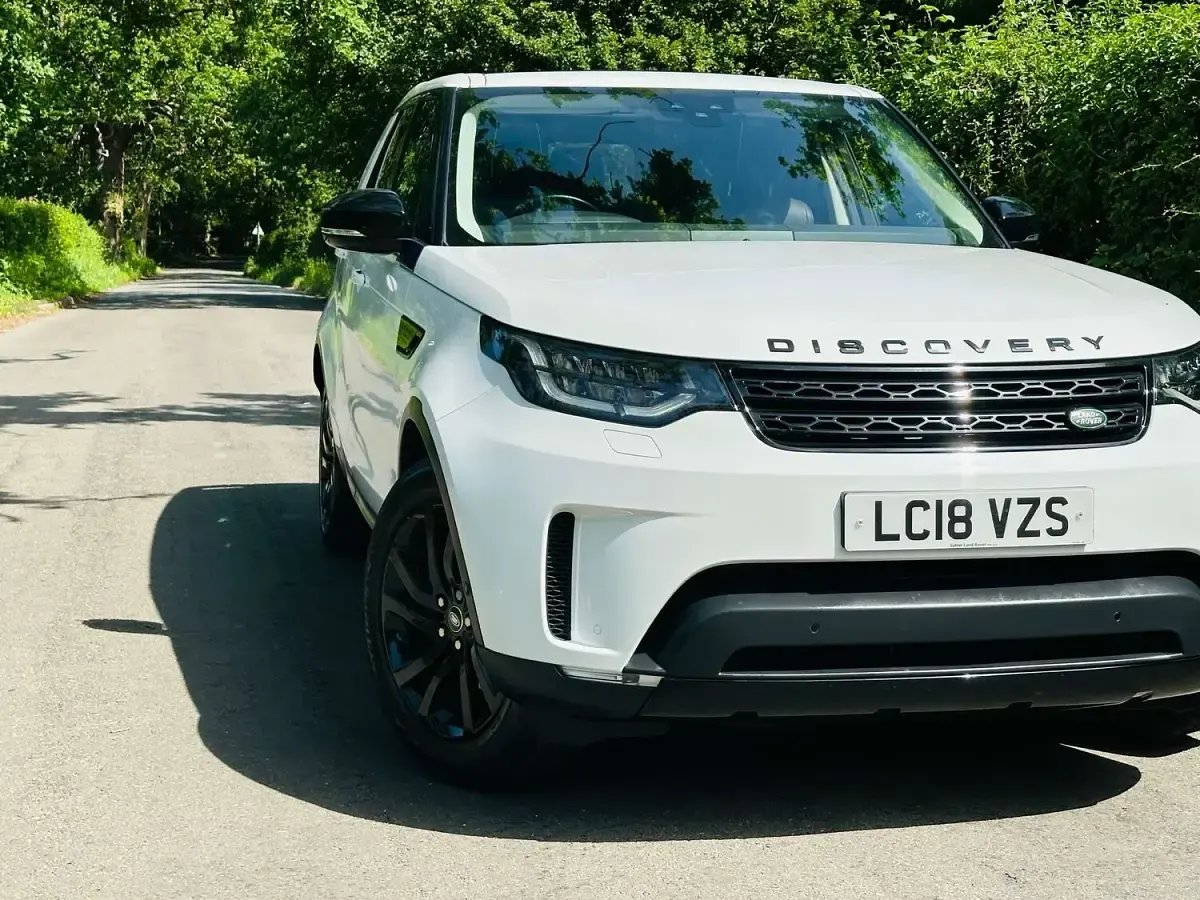 Used Land Rover Discovery HSE 300 HP (220 kW) 2018 White SUV