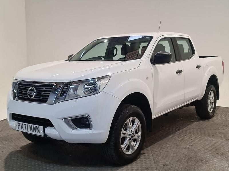 Used Nissan Navara Acenta 163 HP (119 kW) 2021 White Pickup
