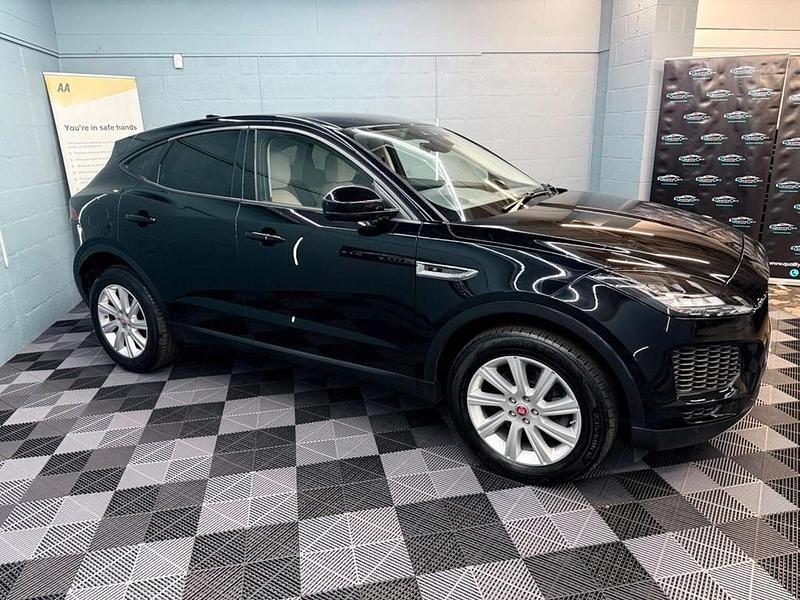 Usado Jaguar E-Pace S 150 HP (110 kW) 2019 Preto SUV