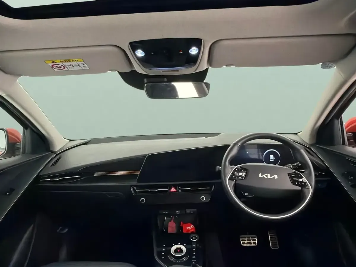 Used Kia e-Niro 147 kW (201 HP) 2023 Orange SUV