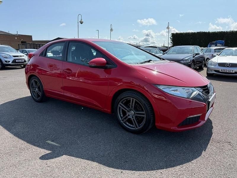 Passion red Used 2013 Honda Civic Hatchback | £5,990 (Fair price) - Image 1/2