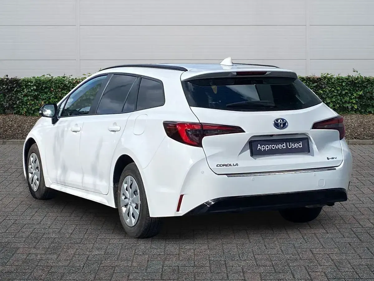 Used Toyota Corolla 140 HP (102 kW) 2025 White