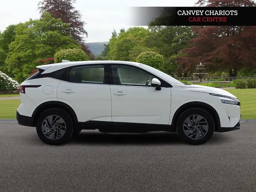 Used Nissan Qashqai Acenta Premium 140 HP (102 kW) 2023 White SUV