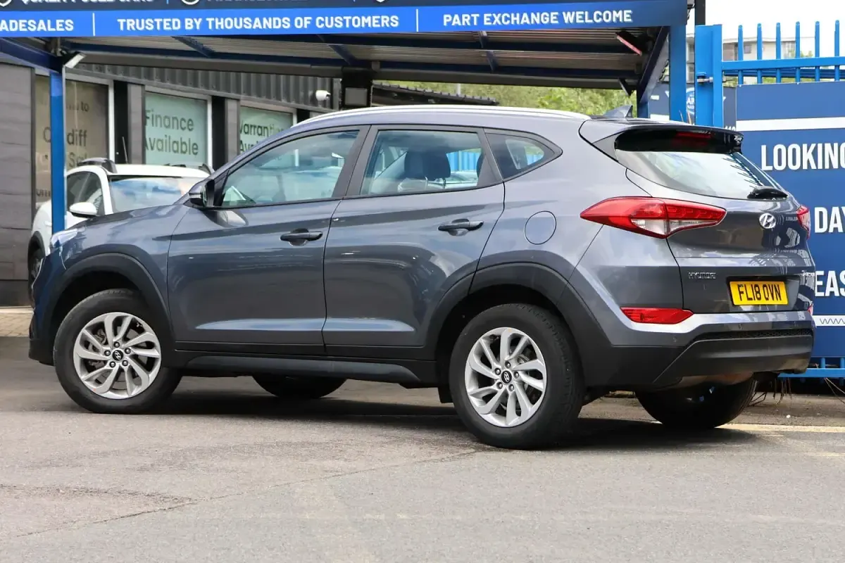 Used Hyundai Tucson SE 177 HP (130 kW) 2018 Grey SUV