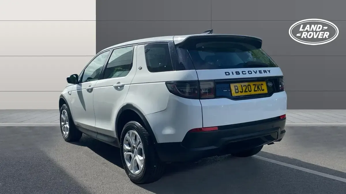 Used Land Rover Discovery 5 S 249 HP (183 kW) 2020 Fuji white SUV