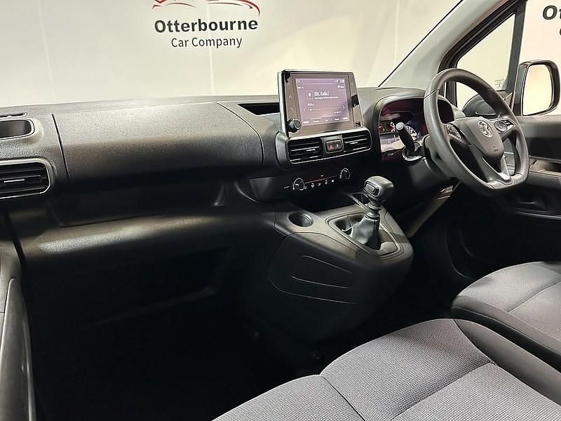 Used Vauxhall Combo Sportive 100 HP (73 kW) 2022 White MPV