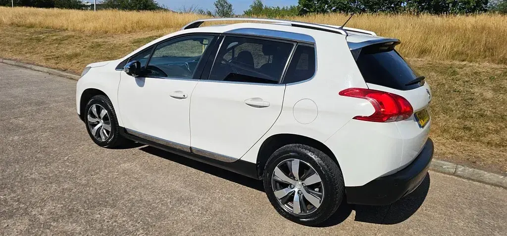 Used Peugeot 2008 Allure 2014 Ice white SUV