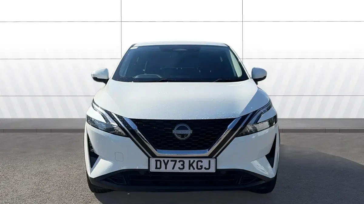Used Nissan Qashqai Acenta Premium 158 HP (116 kW) 2023 White SUV
