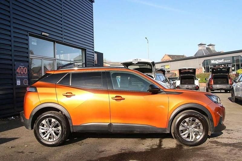 Second-hand Peugeot 2008 Active+ 100 CP (73 kW) 2023 Portocaliu SUV