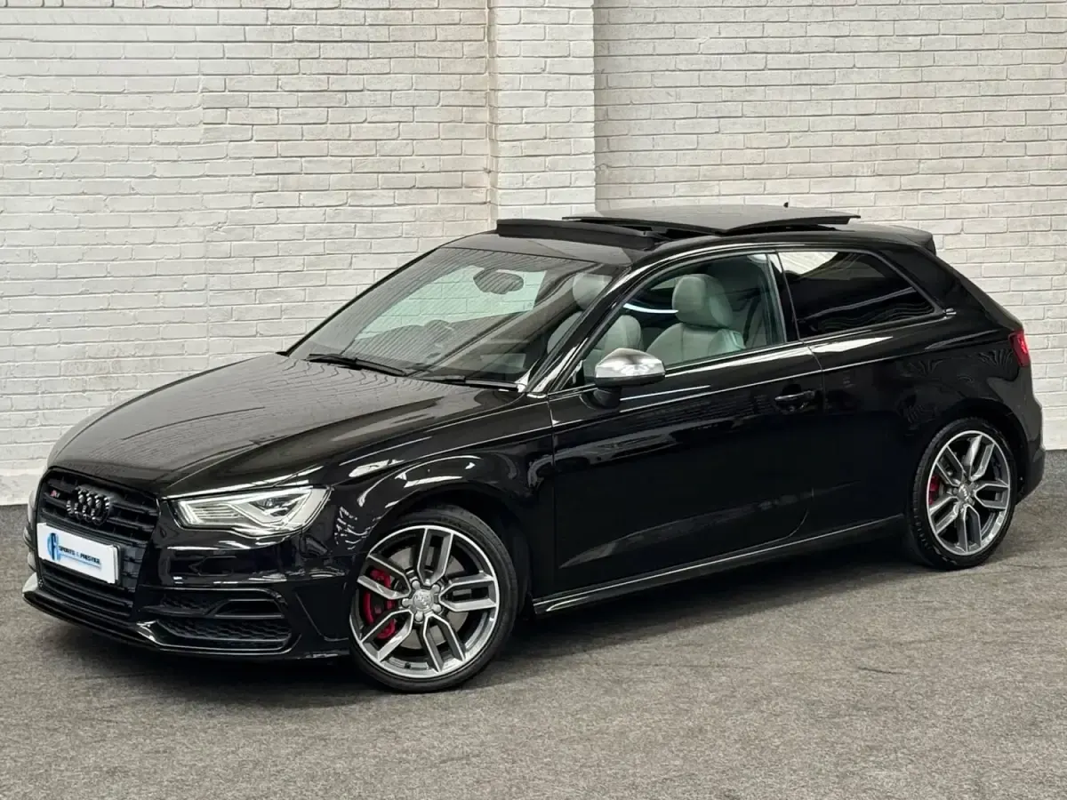 Usado Audi S3 Sportback Performance 300 HP (220 kW) 2015 Preto Citadino