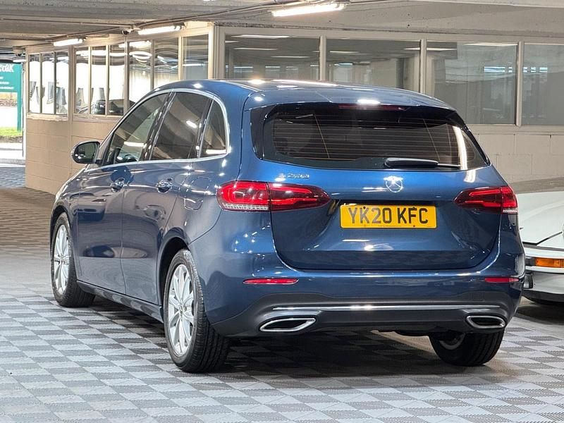 Used Mercedes B200 2020 Blue MPV