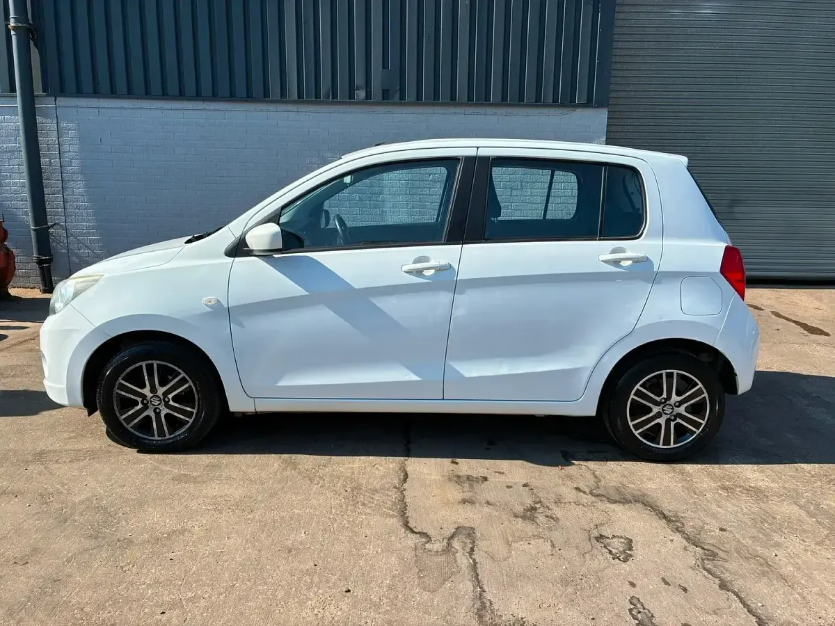 Used Suzuki Celerio SZ4 68 HP (50 kW) 2015 White Hatchback