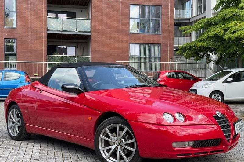 Red Used 2005 Alfa Romeo Spider Lusso Cabriolet | £7,995 - Image 1/1