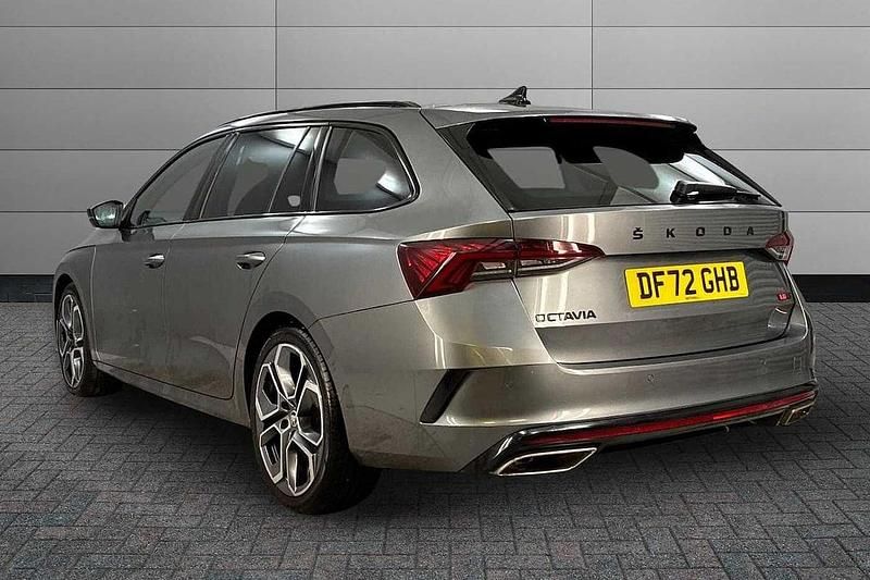 Used Skoda Octavia vRS 180 HP (132 kW) 2023 Graphite grey metallic Estate