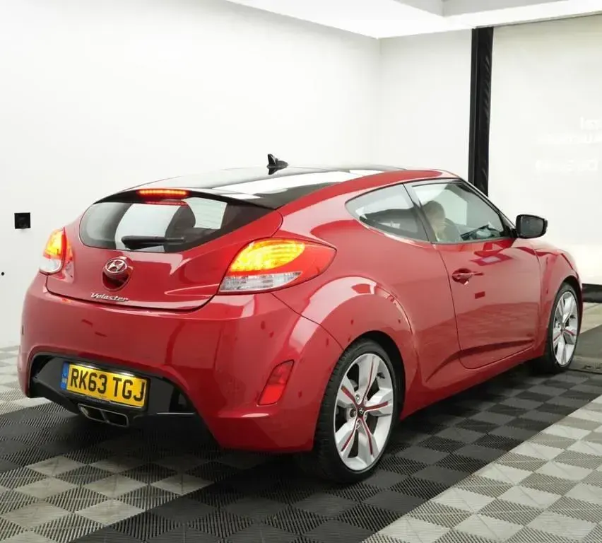 Used Hyundai Veloster Sport 2013 Red Hatchback