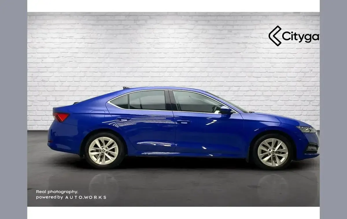 Used Skoda Octavia SE L 147 HP (108 kW) 2024 Blue Hatchback