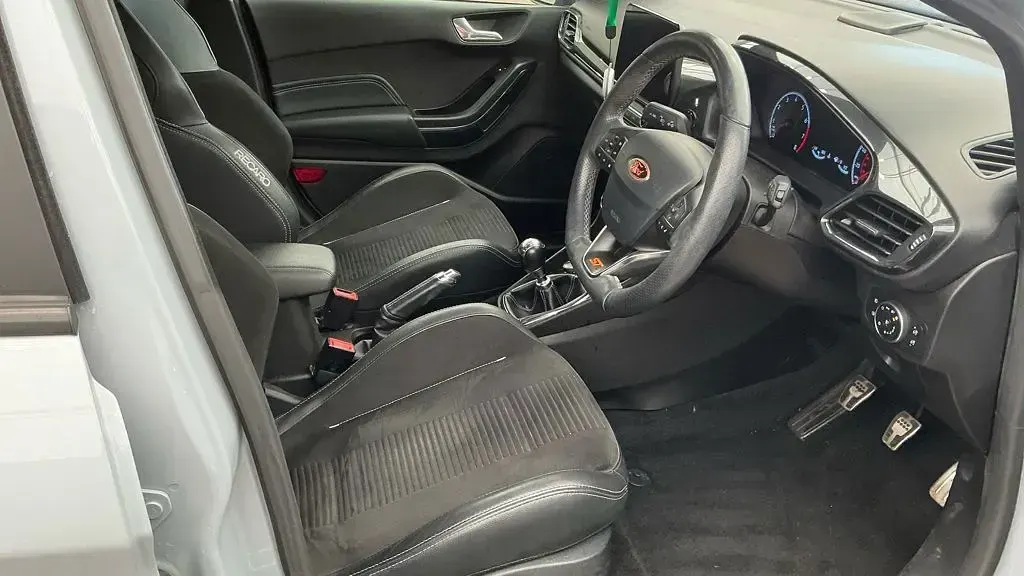 Used Ford Fiesta ST 200 HP (147 kW) 2018 Silver Hatchback