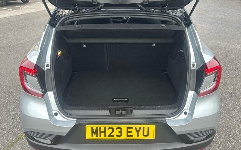 Second-hand Renault Captur Engineered 143 CP (105 kW) 2023 Negru SUV