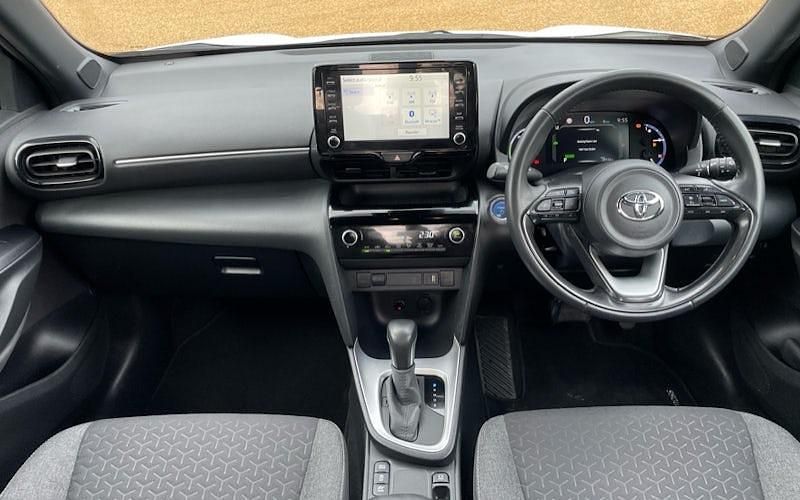 Used Toyota Yaris Hybrid Design 116 HP (85 kW) 2026 Estate