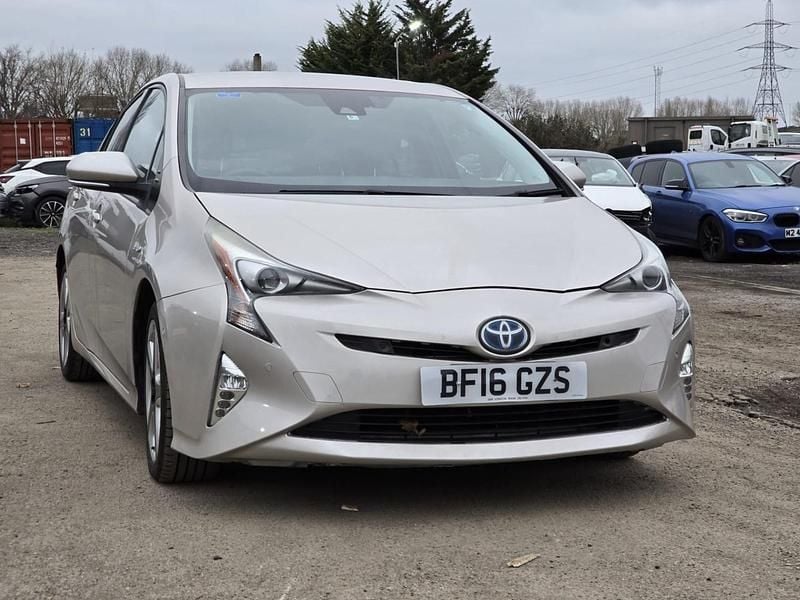 Used Toyota Prius Active 122 HP (89 kW) 2016 Silver
