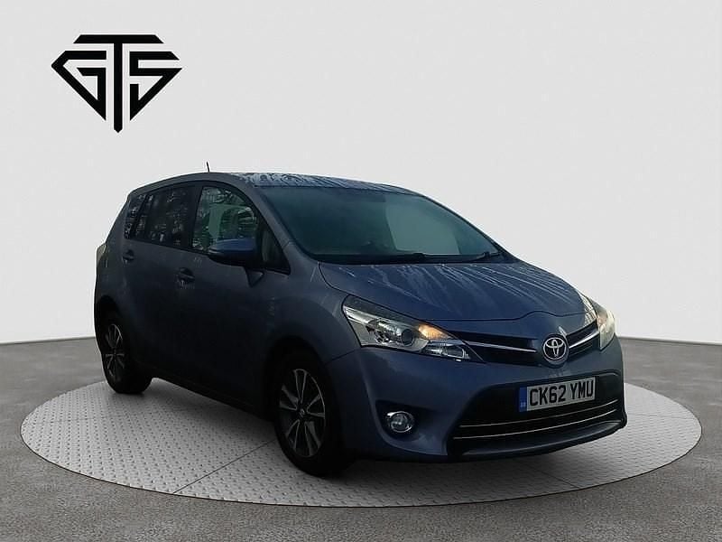 Used Toyota Verso 2013 Blue MPV