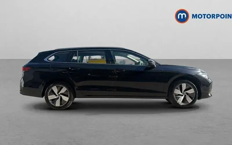 Used VW Passat Life 204 HP (150 kW) 2025 Black Estate