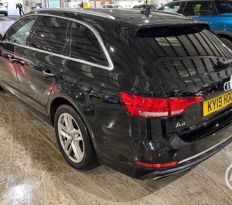 Used Audi A4 150 HP (110 kW) 2019 Black Estate