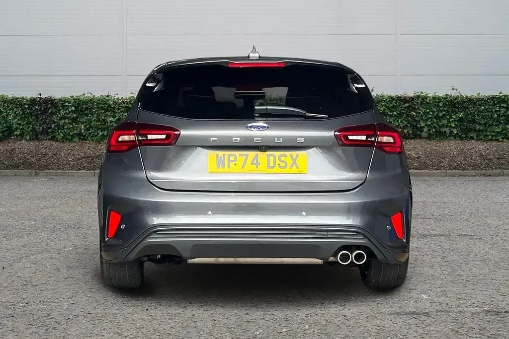 Używany Ford Focus ST-Line 2024 Szary Hatchback