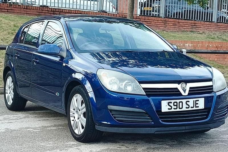 Blue Used 2006 Vauxhall Astra Active Hatchback | £1,800 (Good price) - Image 1/1