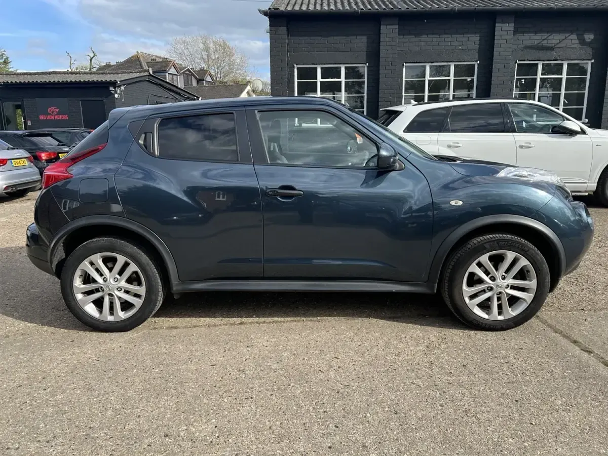 Begagnad Nissan Juke Tekna 2012 Blå SUV