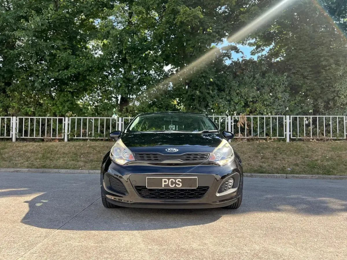 Used Kia Rio Air 84 HP (61 kW) 2013 Black Hatchback