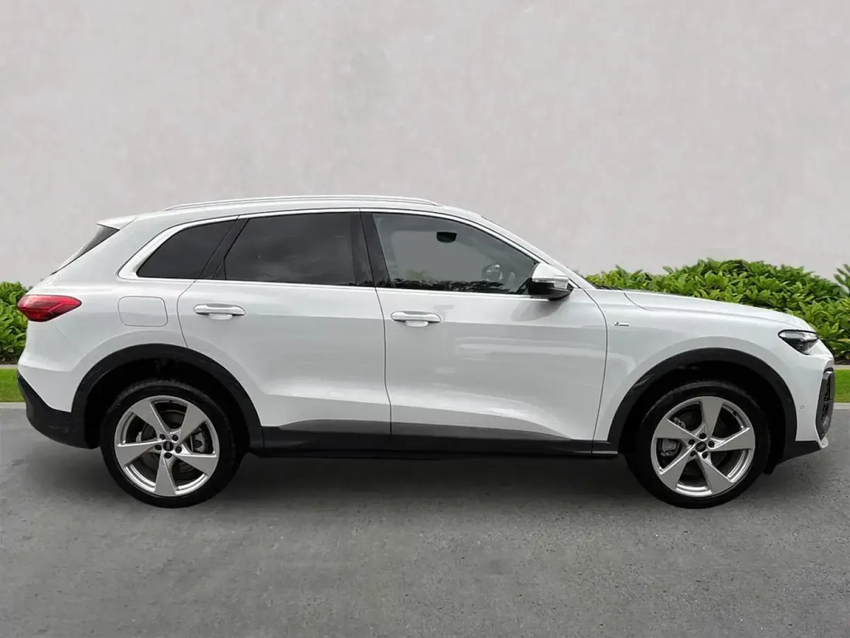 Begagnad Audi Q5 S-Line 204 HK (150 kW) 2025 Vit SUV