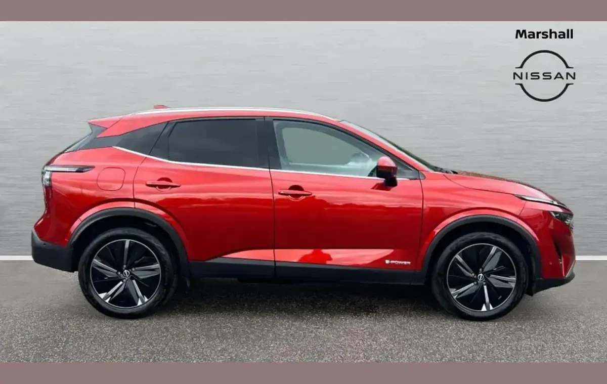 Used Nissan Qashqai Tekna 190 HP (139 kW) 2025 Red SUV
