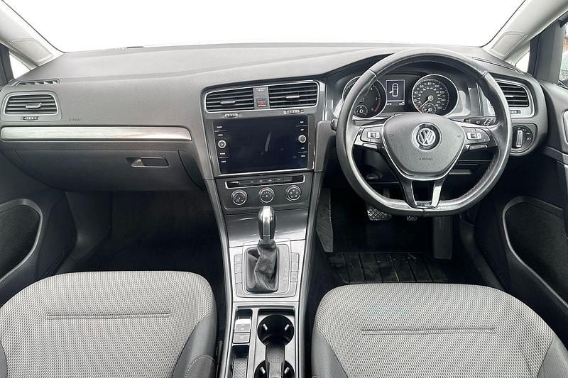 Used VW Golf VII SE 115 HP (84 kW) 2018 White Hatchback